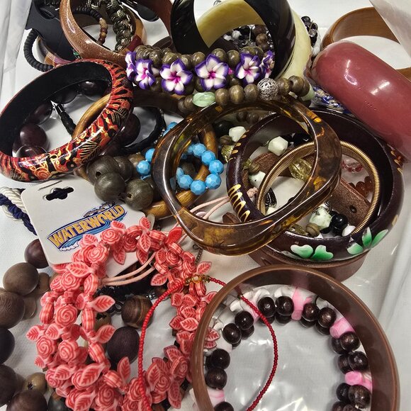 Bag of 39 Bracelets - Assorted - Picture 2 of 9